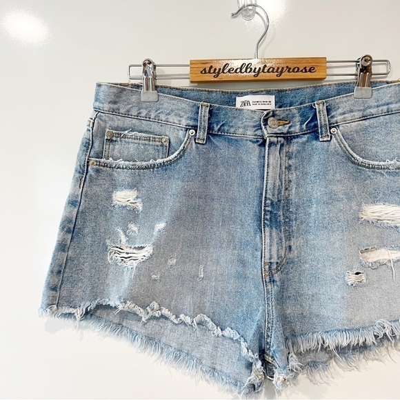 Zara High Rise Relaxed Fit Denim Shorts - Picture 2 of 8
